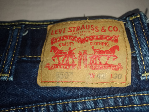 Pantalón Levi's Talla 42x30 Modelo 550 Corte Relaxed Fit. (Usado)