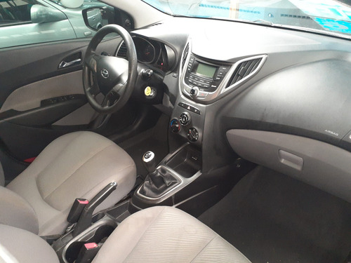 Imagem 7 de 10 de Hyundai Hb20s 2015 1.6 Comfort Style Flex 4p