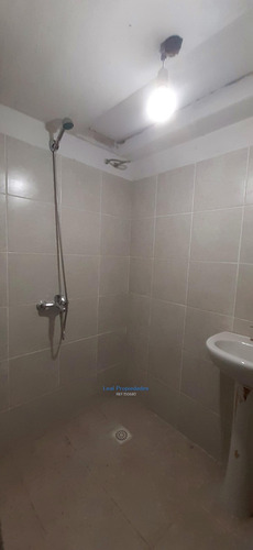 Importante Local Comercial En Zona Goes