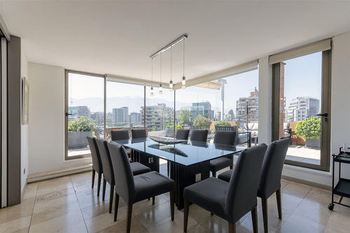 Departamento En Venta De 6 Dorm. En Vitacura