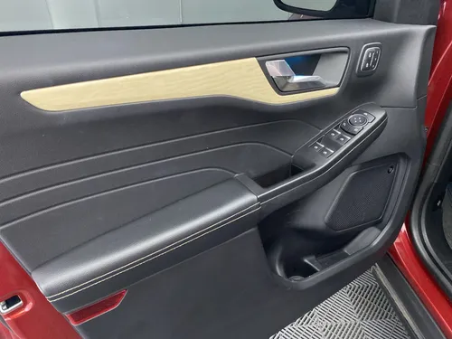 Ford Escape Titanium Hev
