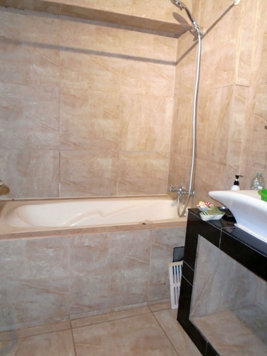 Primer Piso 3d 1b 84 M2 ..excelente Conectividad