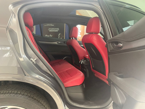 Alfa Romeo Stelvio 2.0L L4 Turbo Veloce Awd
