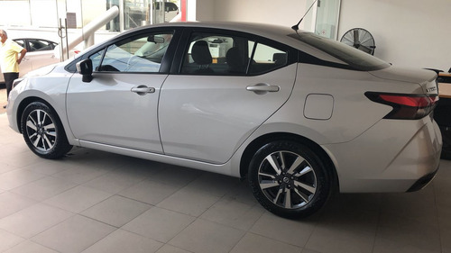 Imagen 8 de 15 de Nissan Versa 4 Puertas