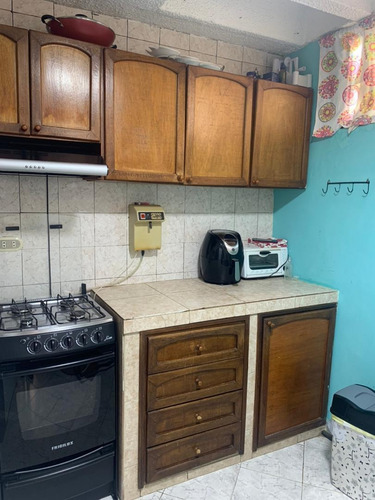 Imagen 9 de 19 de Apartamento En Venta De Oportunidad Juan Griego Edificio La Galera