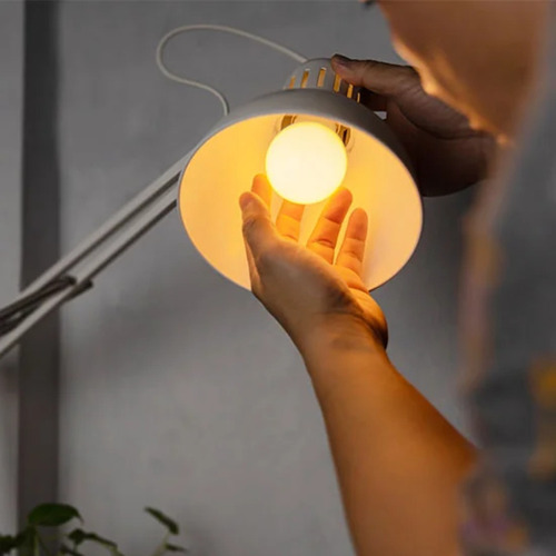 Kit 10x Lâmpada Bulbo 15w Luminatti Lm786 Branco Quente Luz Branco-quente