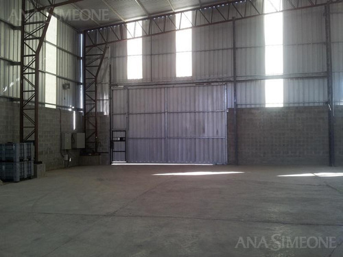Excelente Nave Industrial De 2.200 M2, Sobre Terreno De 6.500 M2