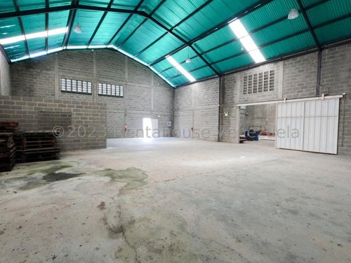 Galpones En Venta Cabudare, Gisselle Lobo Vende 02 Galpones De 485m2 Posee Sala Comedor Cocina Y Terraza Planta Electrica Luz Trifasica Cava Cuarto 2 4 4 6 5 2