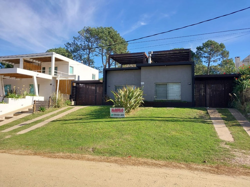 Imagen 2 de 18 de San Francisco - Punta Colorada - Piriapolis - 50 Mts Del Mar - Estufa A Leña Consulte Por Wsp Por Otra Casa Mas