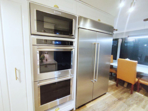 Apartamento Francis Zepieri. Vip De 225 Mtrs2 Con Agradable Terraza En Colinas De Valle Arriba Remodelado Con Materiales De Primera. Calle Cerrada Con Vigilancia Mls #25-20938