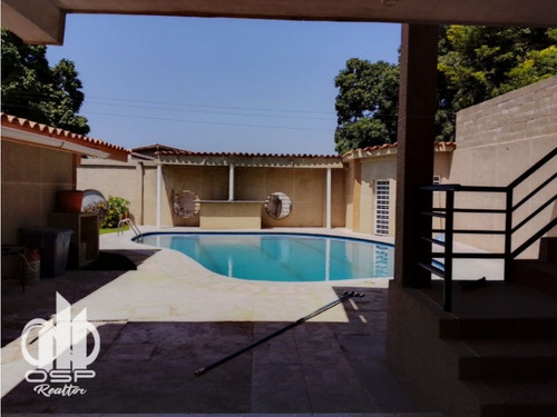 En Venta Casa Con Piscina En Higuerote + Anexo (pe)