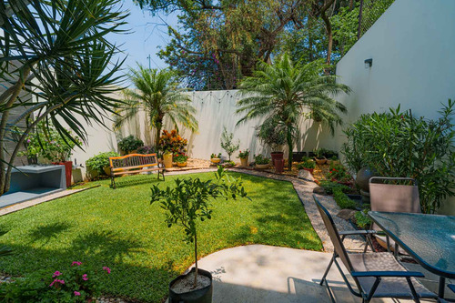 Casa Sola En Fraccionamiento Exclusivo Palmira Cuernavaca