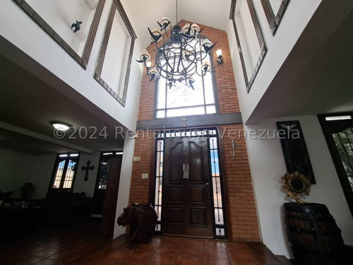 Rent-a-house: Te Ofrece Espectacular Chalet  (duplex), Urb. Las Virtudes, En Punto Fijo.