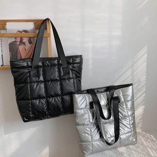 Tote Bag Carteras De Mujer Cartera Puffer Bolsos Grande Color Plateado Correa De Hombro Negro