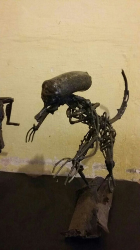 Aliens Arte Chatarra Eescultura