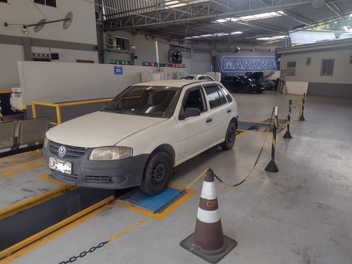 Imagem 12 de 13 de Volkswagen Gol 2013 1.6 Vht Trend Total Flex 5p