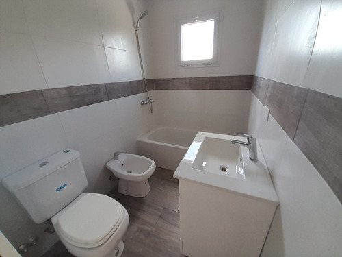 Duplex En Venta En Castelar Sur