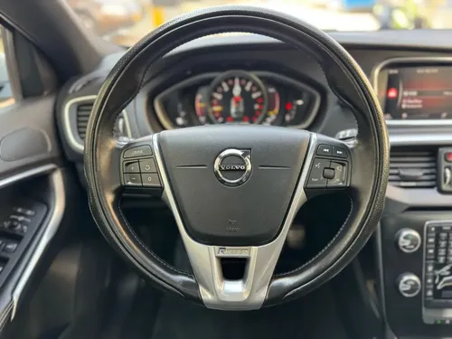Volvo V40 2.0 T4 Drive-e R-design