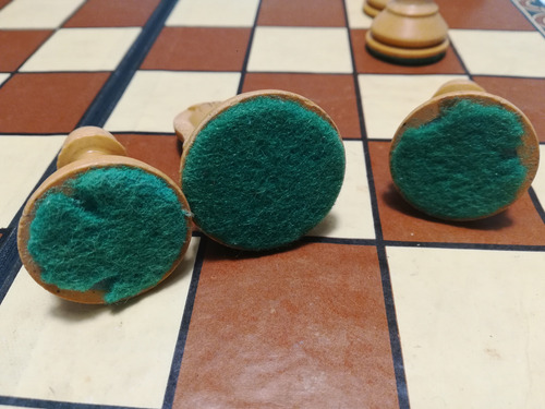 Juego De Ajedrez Con Caja Incompleto (Usado)
