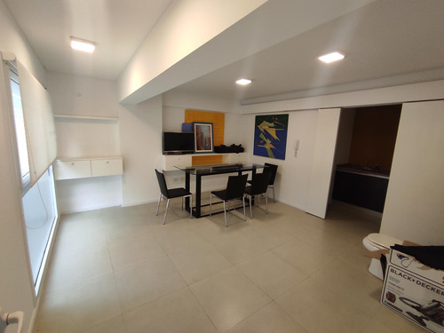 Venta -  Ituzaingo / Dorrego - Pb - Apto Profesional