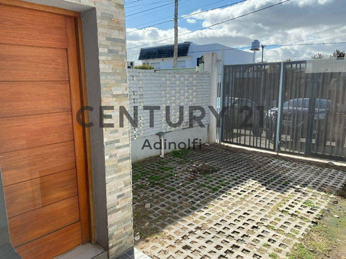 Imagen 5 de 19 de Calle 12 E/ 510 Y 511 Duplex A Estrenar De 3 Dormitorios Prox. Cno.centenario