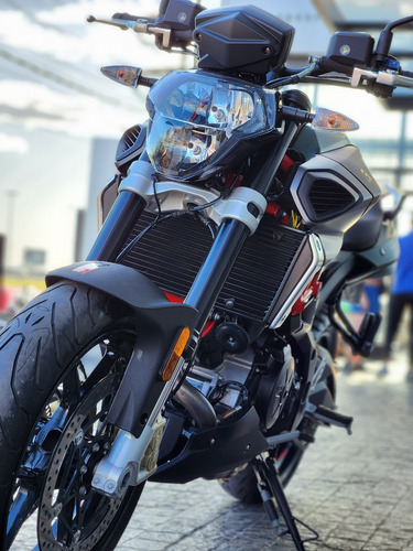 Imagen 19 de 25 de Aprilia Shiver 900cc Italiano 95 Cv Impecable Estado Mp