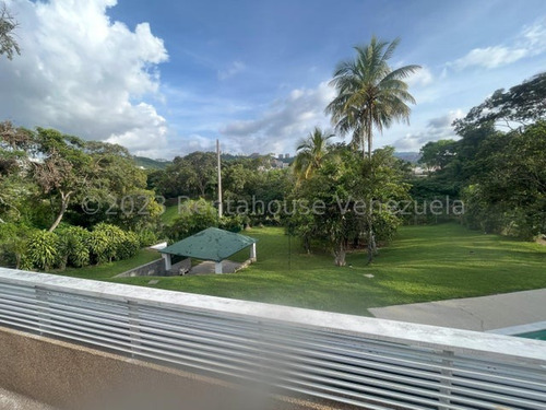Baja De Precio En Venta ¡espectacular Casa En Valle Arriba Con Acceso A Campos De Golf! Alfonso 25-7912