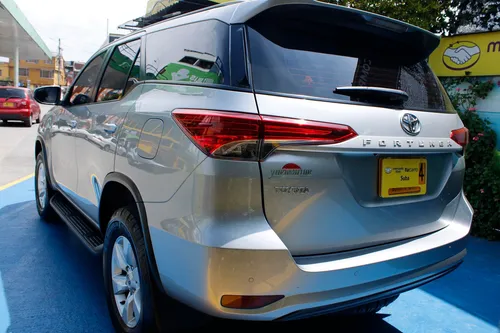 Toyota Fortuner 2.4 4x2 At 2021