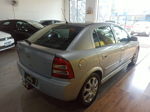 Imagem 6 de 10 de Chevrolet Astra 2.0 Mpfi Advantage 8v Flex 4p Manual