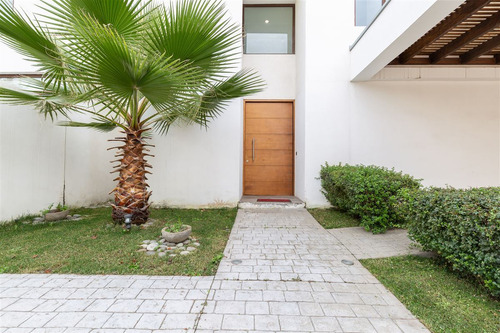 Casa En Condominio, San Carlos De Apoquindo.