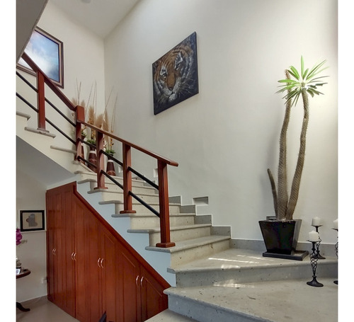 Casa Residencia En Venta En Lomas De Jiutepec.