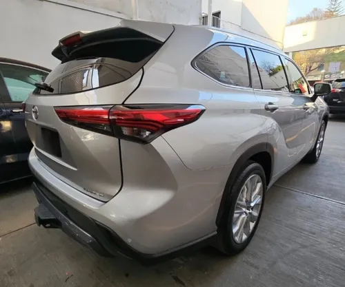 Toyota Highlander 3.5 Limited Panoramic Roof At