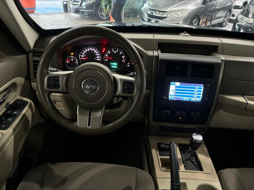 Jeep Cherokee 3.7 SPORT 4X4 V6 12V