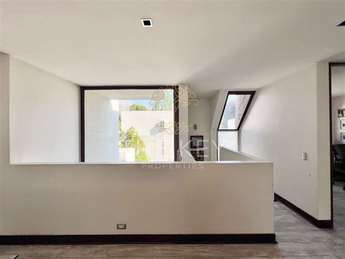 Imagen 19 de 30 de Amplia Casa En Venta De 4 Dormitorios Y Piscina - Mall Sport