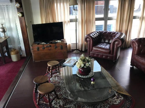 Departamento En Venta, 3 Dormitorios Con Linda Vista Al Mar.-ref:2510