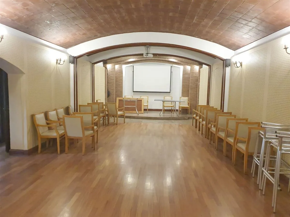 Imagen 5 de 13 de Casa En Venta De 12 Dorm. En Santiago