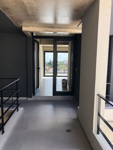 Imagen 22 de 30 de Espectacular 4 Ambientes En Venta En Haedo, Con Cochera.