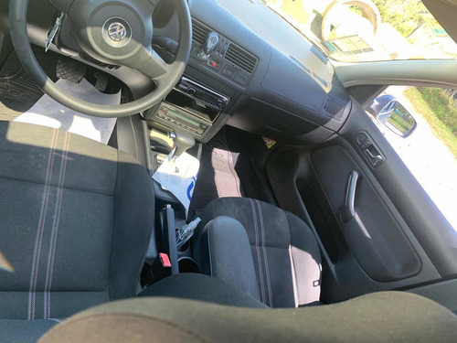 Volkswagen Bora 2.0 Trendline 115cv Tiptronic | Impecable
