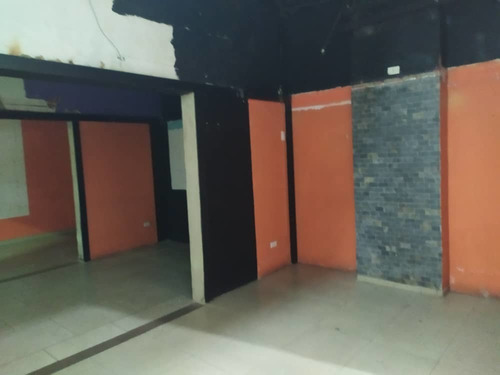Quedan Solo 2 Locales En El Sótano Del C.c Parque Aragua