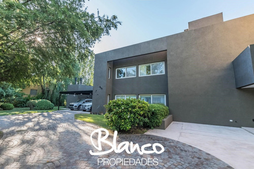 Casa En Venta En Altos Del Pilar, Pilar, G.b.a. Zona Norte