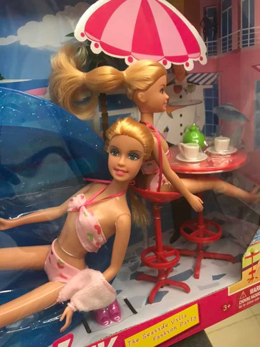Muñeca Barbie Lucy Con Accesorios.