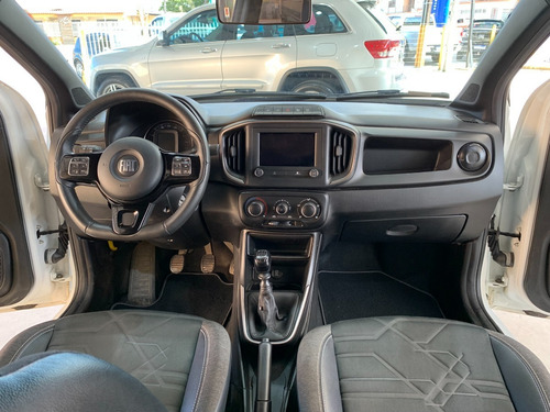 Imagem 9 de 20 de Fiat Strada