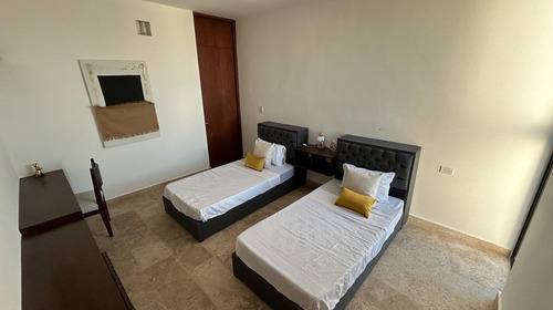 Casa En Venta Merida, Temozon Norte En Privada, Entrega Inmediata.