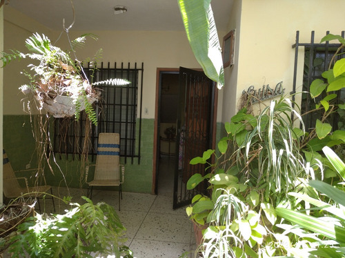 Céntrica Casa Con Doble Nivel  En Venta Cumaná. Av. Arismendi Sucre Venezuela