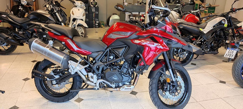 Imagen 1 de 4 de Benelli Trk 502x Disp Blanca Y Azul - Precio Enero 2023