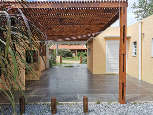 Casa Nueva Minimalista A Metros Del Mar (ref. 3915)