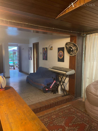 Casa En Venta De 5 Dorm. En Las Condes