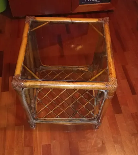 Mesa De Rattan Con Vidrio (Usado)