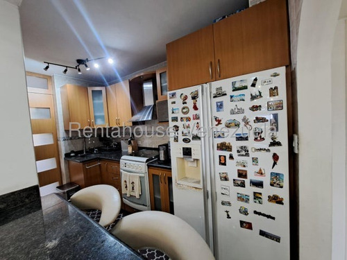 Apartamento En Venta En Lomas Del Avila Totalmente Remodelado Y Con Excelente Vista 25-22673 Jc