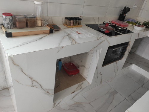 Casa Com 3 Quartos E 2 Banheiros - 100 M2 + 240m2 De Terreno
